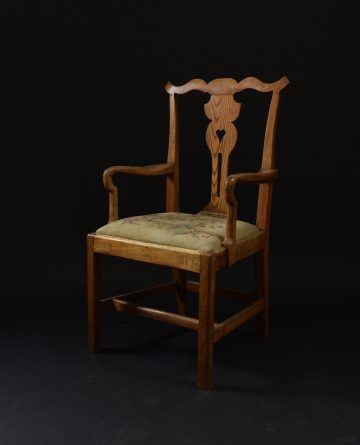 George III elm country armchair George III elm country armchair