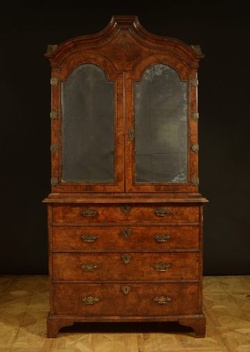 Queen Anne walnut fitted cabinet Queen Anne walnut fitted cabinet