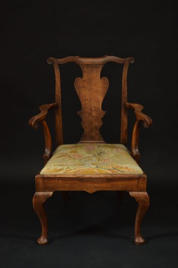 George II elm armchair George II elm armchair