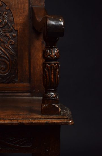 Charles II carved oak armchair Charles II carved oak armchair