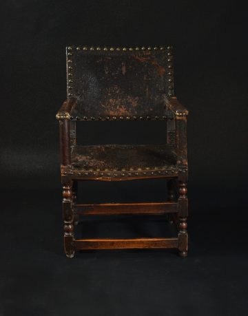 Charles II joined oak leather armchair Charles II joined oak leather armchair
