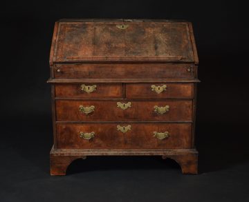 Queen Anne walnut bureau Queen Anne walnut bureau
